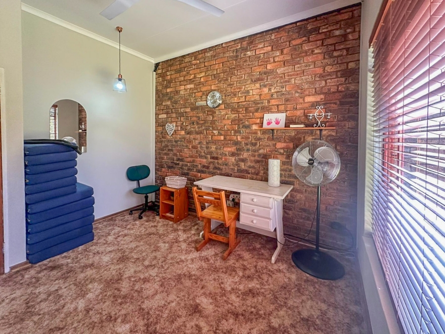 3 Bedroom Property for Sale in Meerhof North West